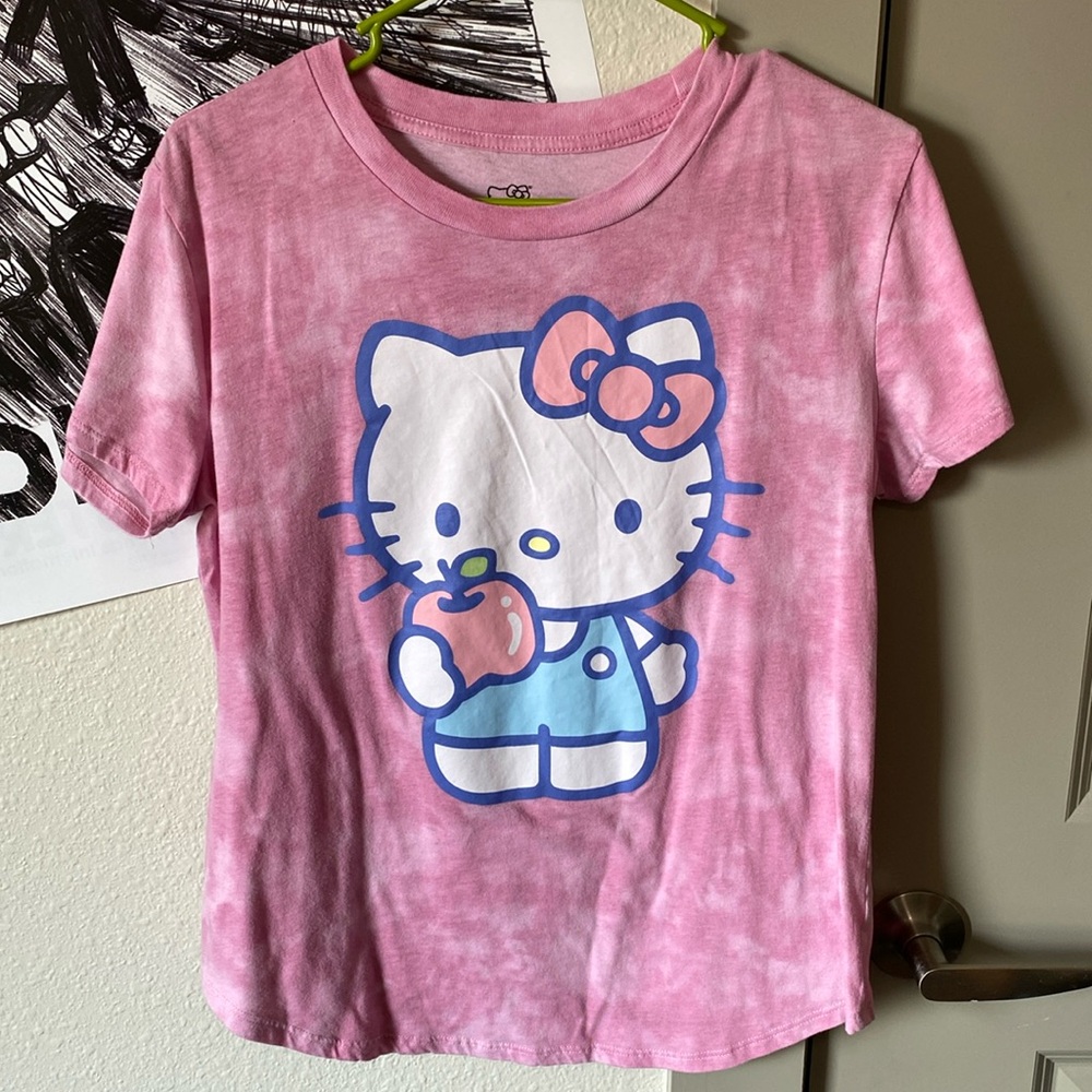 Bioworld Sanrio Hello Kitty Tshirt